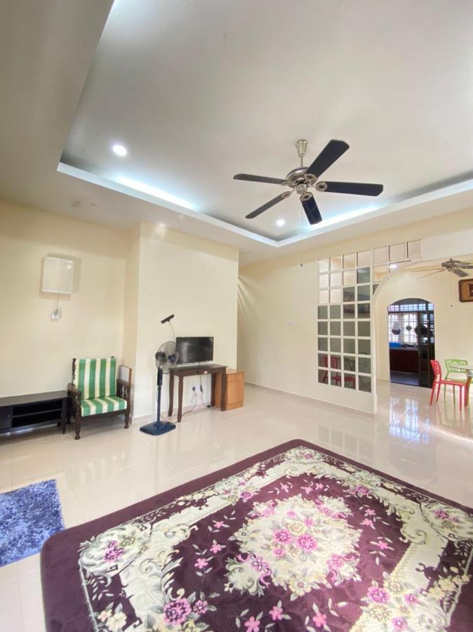 Family Homestay Kuala Terengganu Extérieur photo