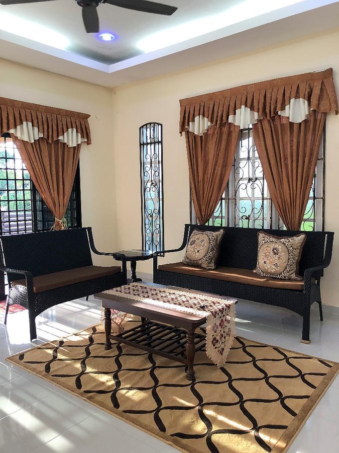 Family Homestay Kuala Terengganu Extérieur photo