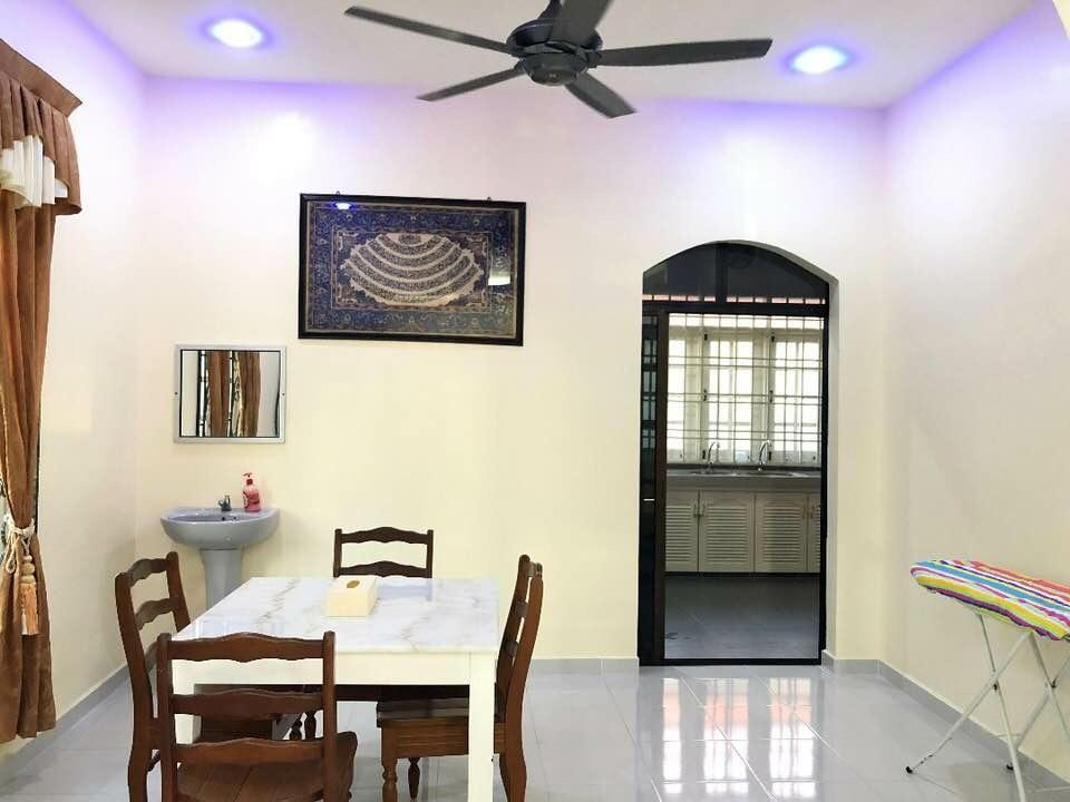 Family Homestay Kuala Terengganu Extérieur photo
